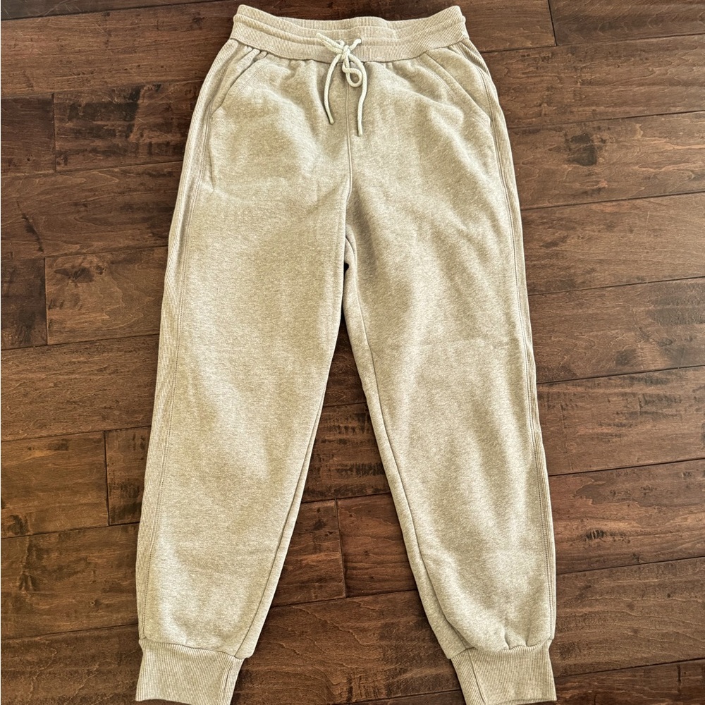 Universal thread brand from Target.  Size small.  NWOT